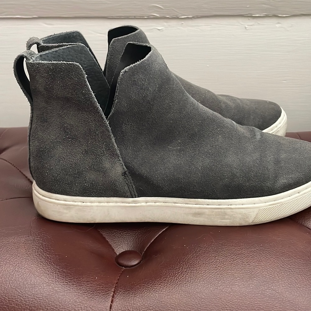 Birdies Falcon Water Resistant Sneaker Bootie (Graphite Suede)